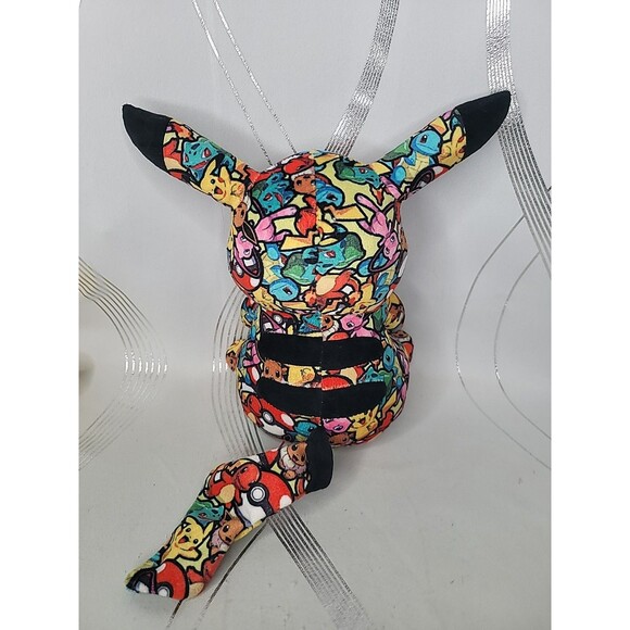 Lof of 3 Pokemon Pikachu - Graffiti Pikachu, Christmas Ornament & 2015 Tomy Toys - Picture 5 of 15